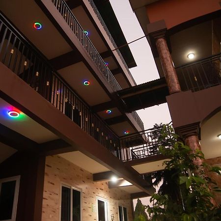 Homey Lodge Кумаси Экстерьер фото