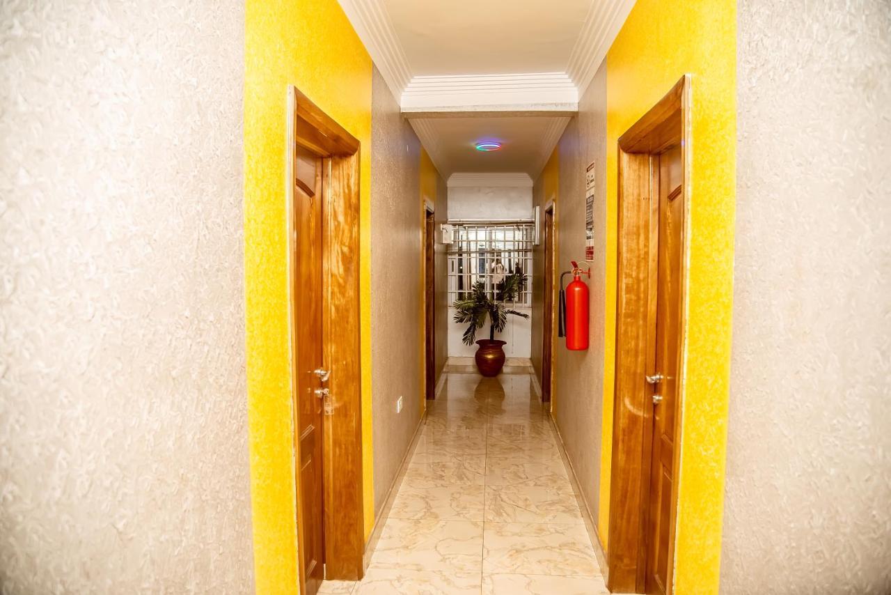 Homey Lodge Кумаси Экстерьер фото