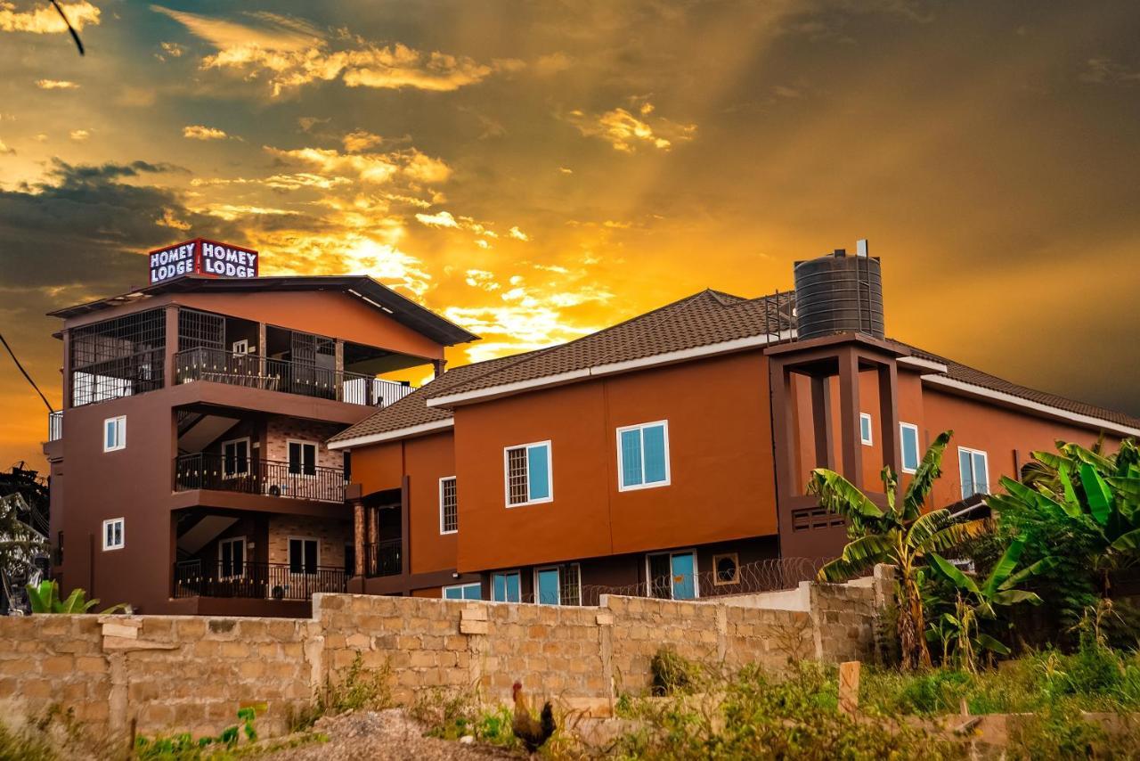 Homey Lodge Кумаси Экстерьер фото