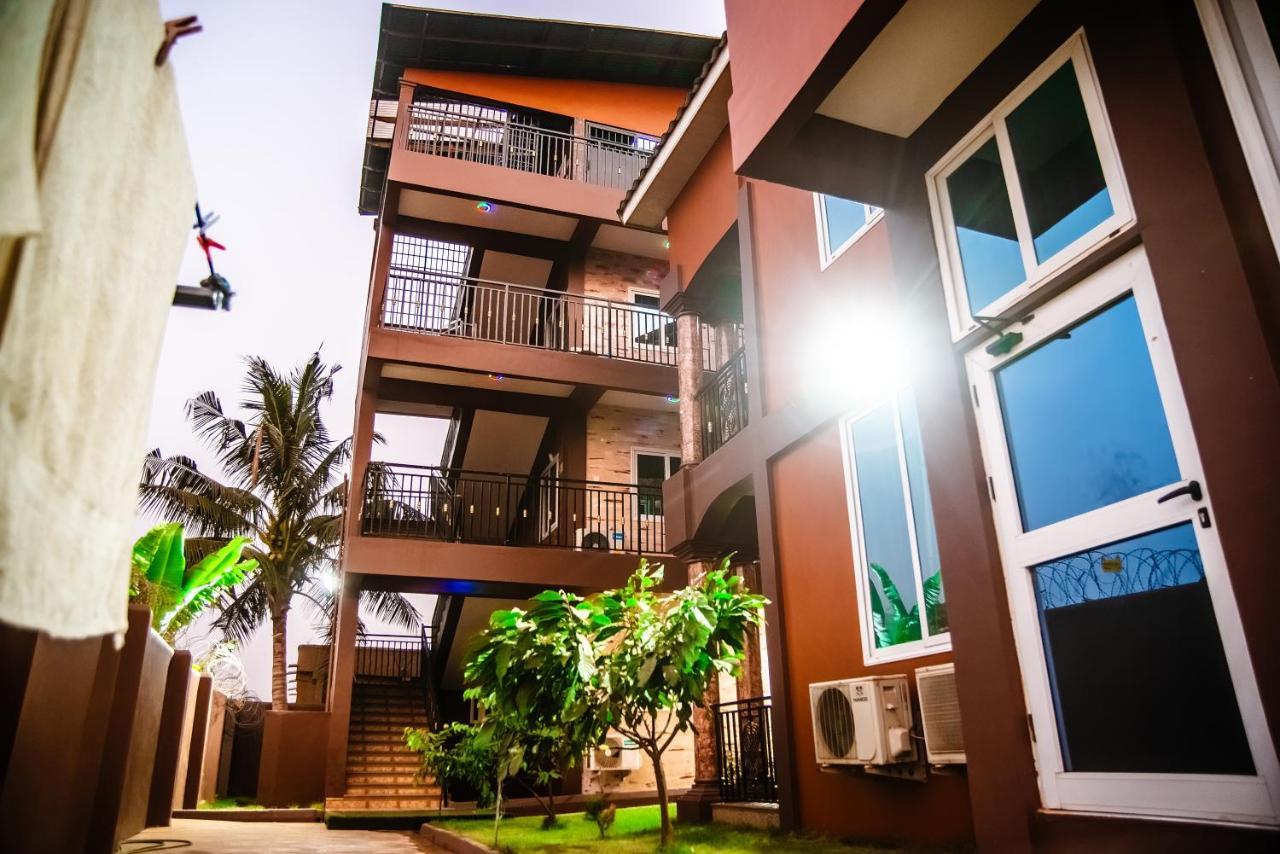 Homey Lodge Кумаси Экстерьер фото