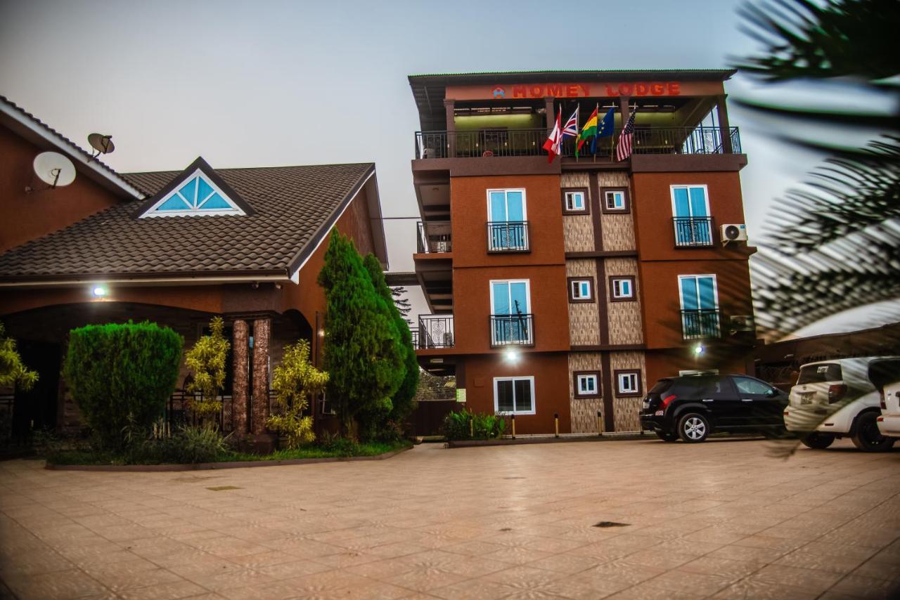 Homey Lodge Кумаси Экстерьер фото