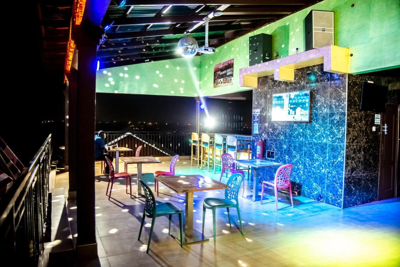 Homey Lodge Кумаси Экстерьер фото